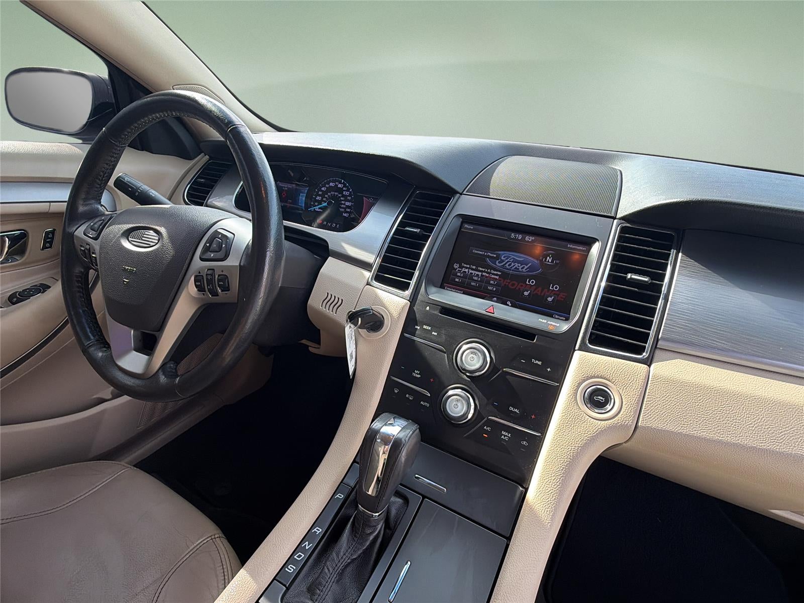 2014 Ford Taurus SEL
