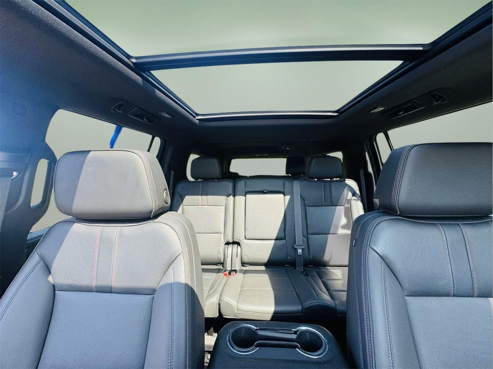 2023 Chevrolet Suburban RST