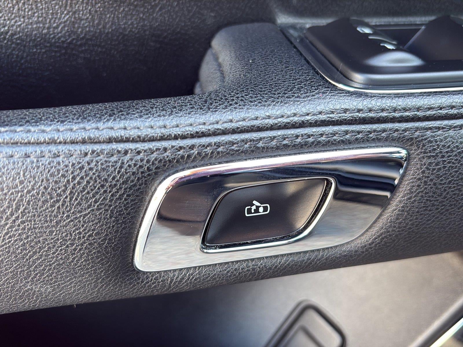 2017 Lincoln Continental Select