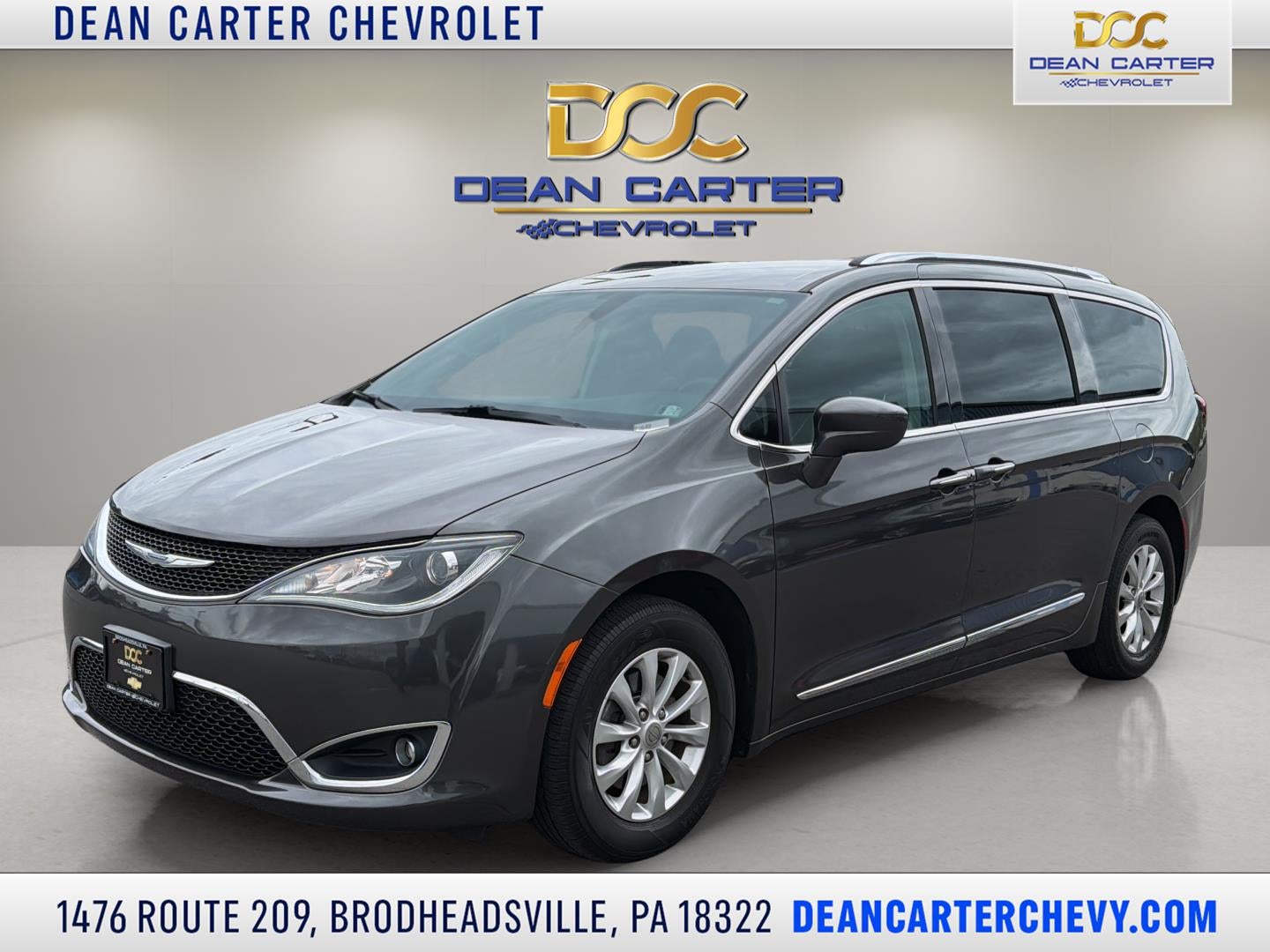 2019 Chrysler Pacifica Touring L's photo