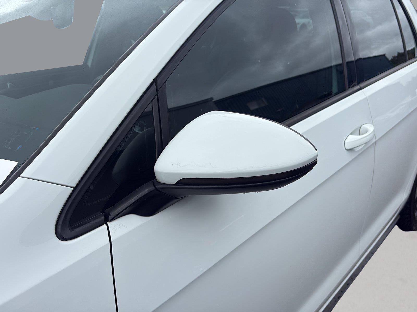 2017 Volkswagen Golf GTI SE 4-Door