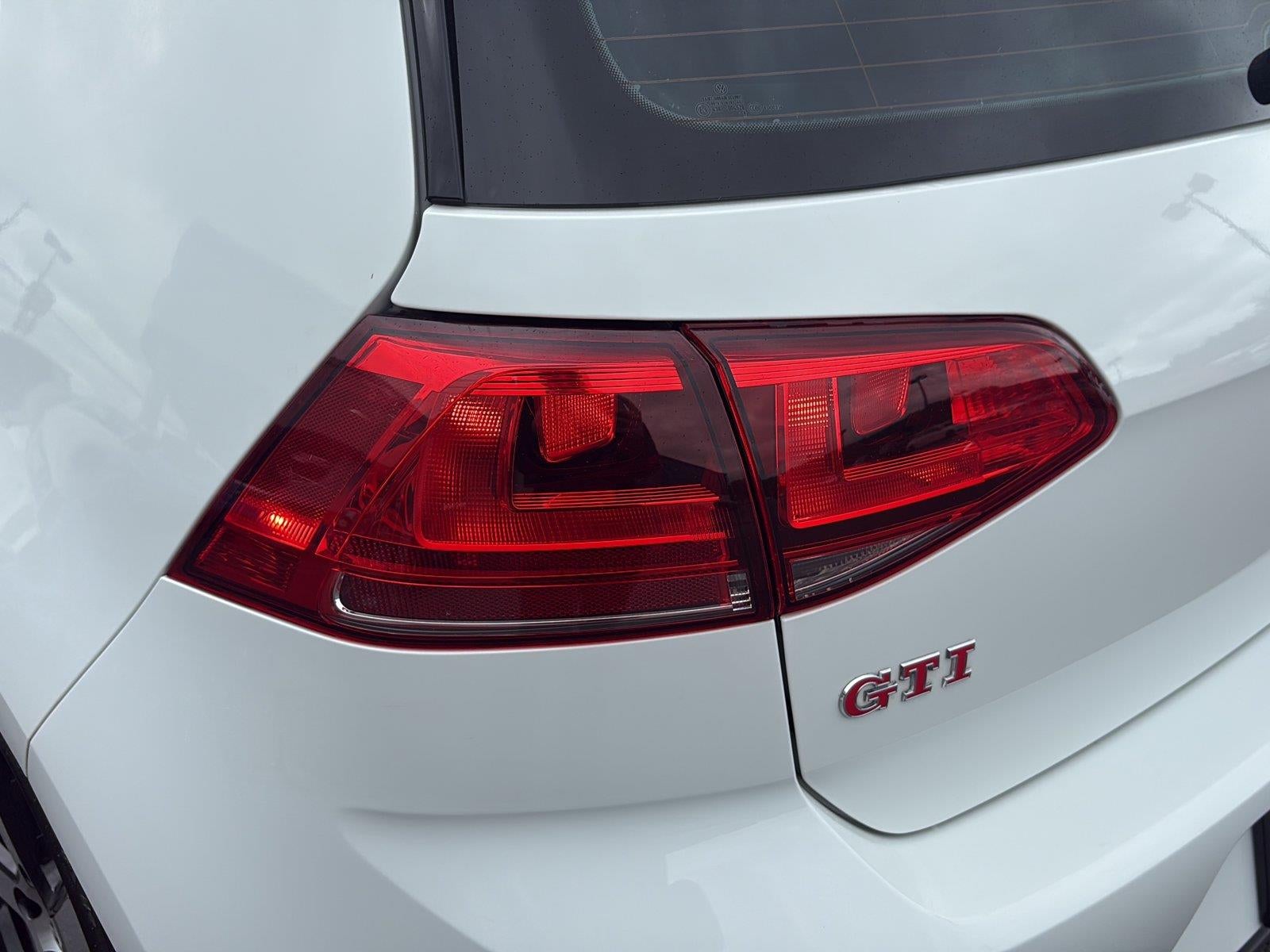 2017 Volkswagen Golf GTI SE 4-Door