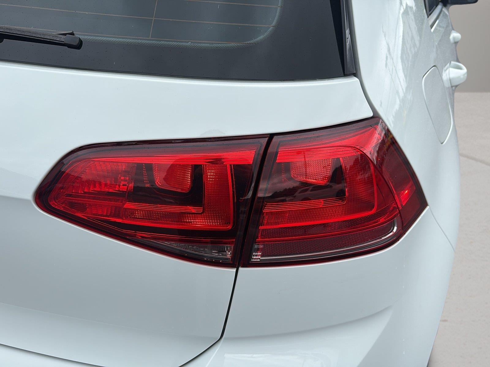 2017 Volkswagen Golf GTI SE 4-Door