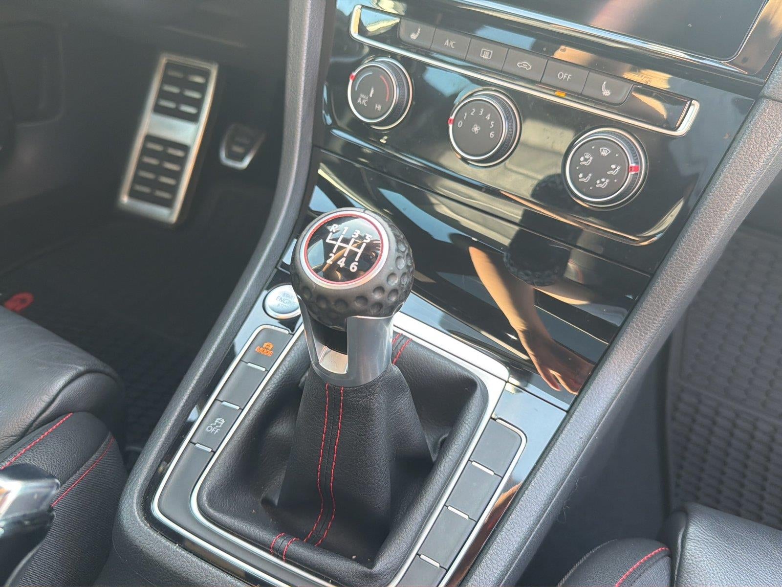 2020 Volkswagen Golf GTI S