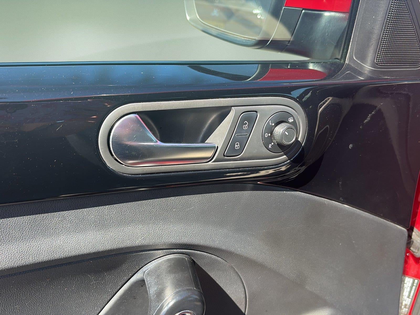 2018 Volkswagen Beetle 2.0T Coast
