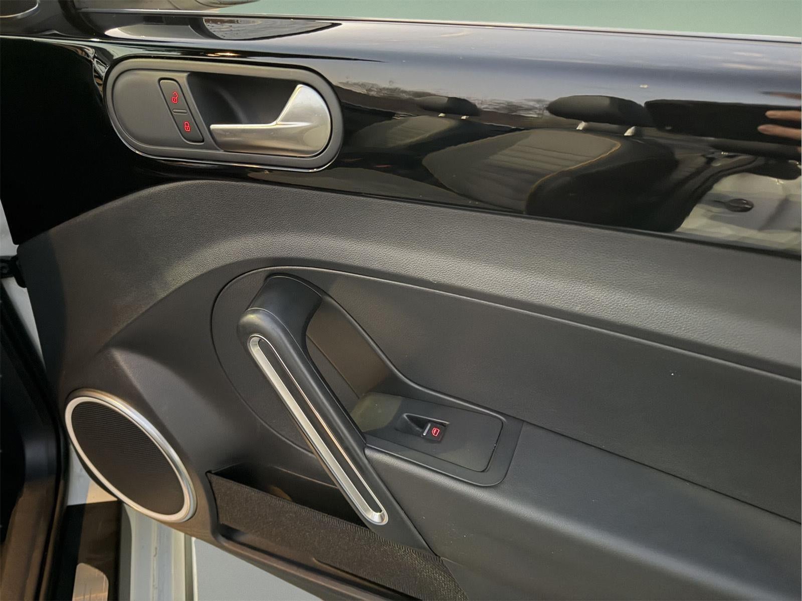 2017 Volkswagen Beetle Convertible 1.8T Dune