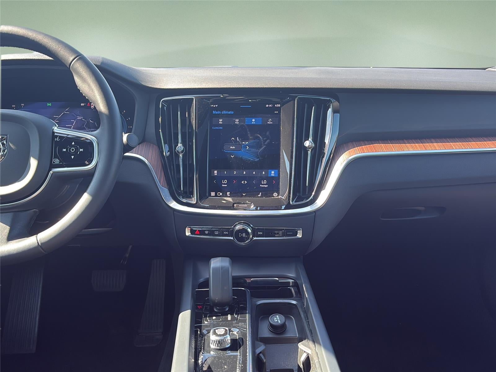 2023 Volvo S60 Plus Black Edition