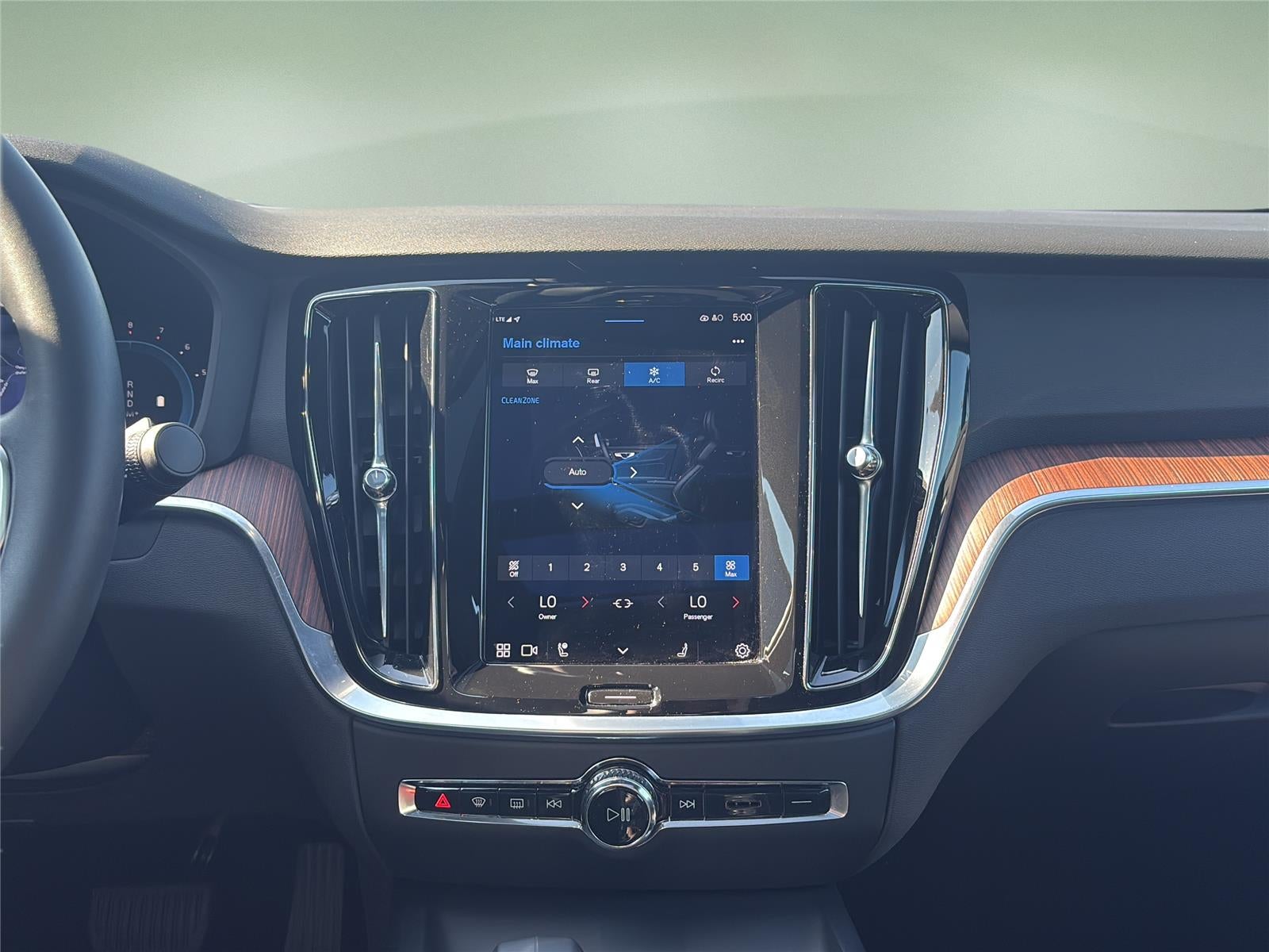 2023 Volvo S60 Plus Black Edition