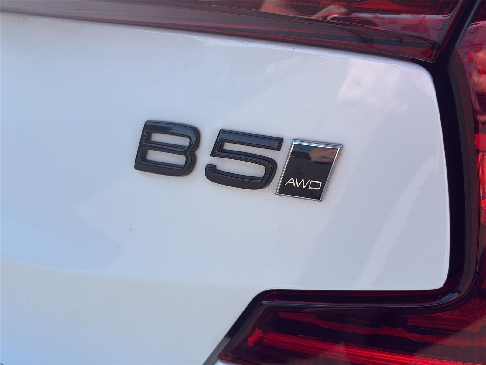 2023 Volvo S60 Plus Black Edition
