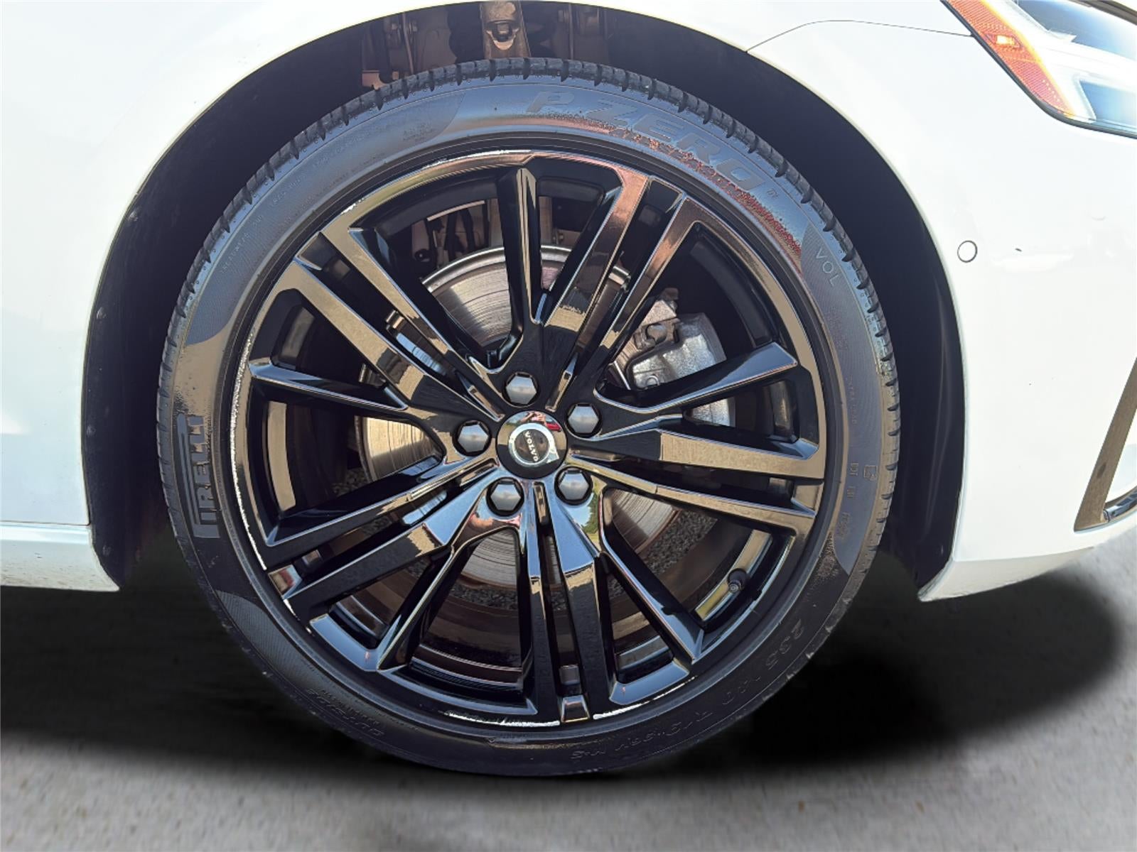 2023 Volvo S60 Plus Black Edition