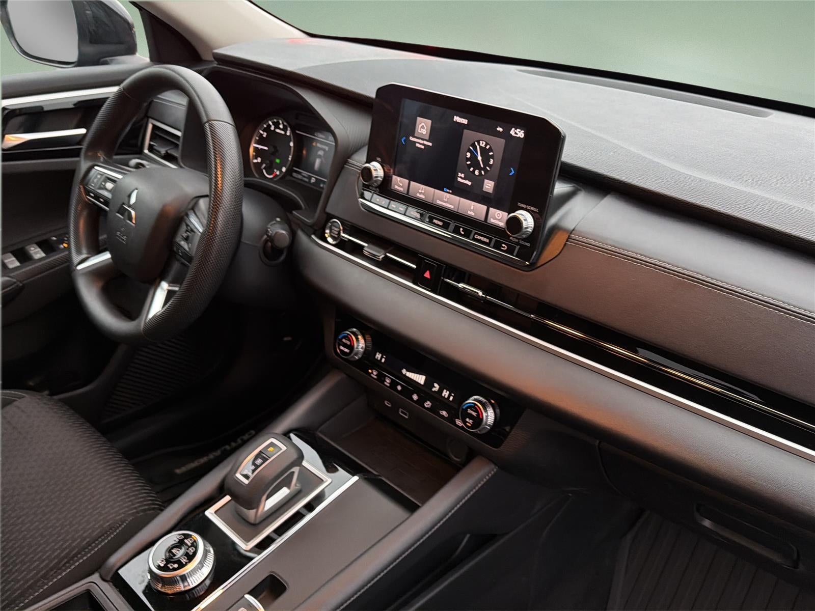 2023 Mitsubishi Outlander ES