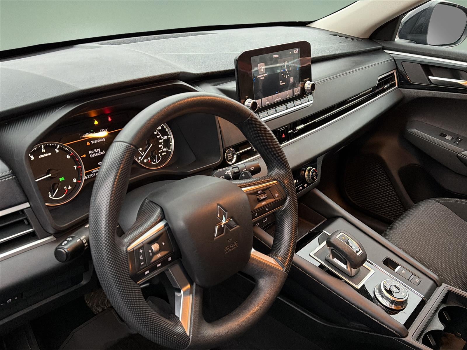 2023 Mitsubishi Outlander ES