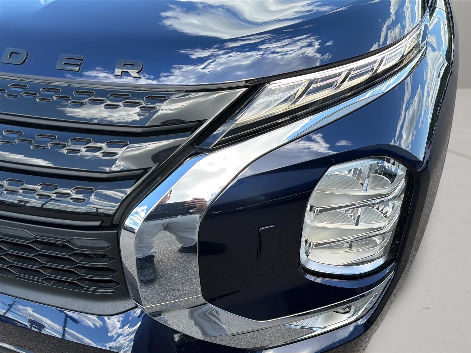 2022 Mitsubishi Outlander SE