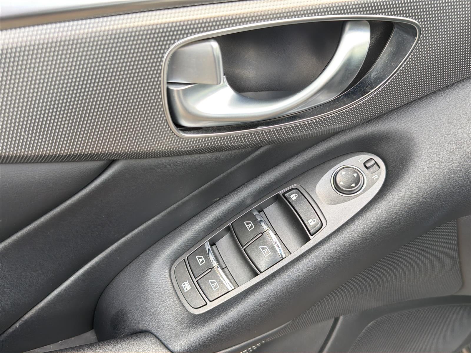 2015 INFINITI Q50 Premium