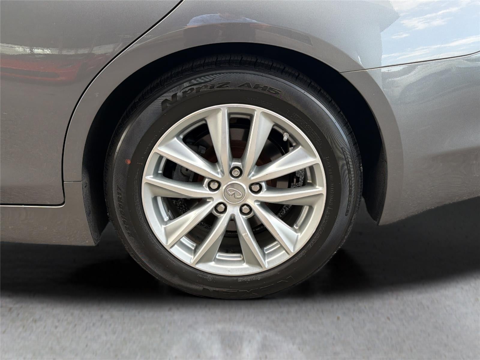 2015 INFINITI Q50 Premium