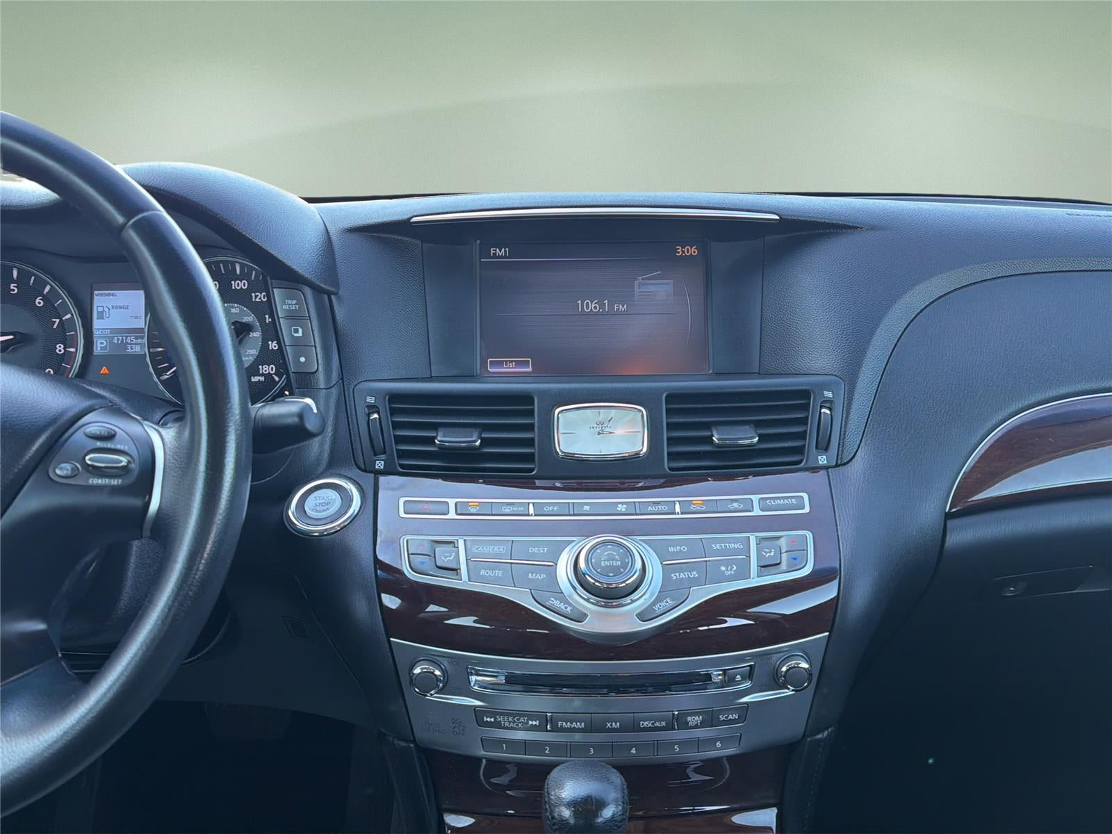 2015 INFINITI Q70 4dr Sdn V6 AWD