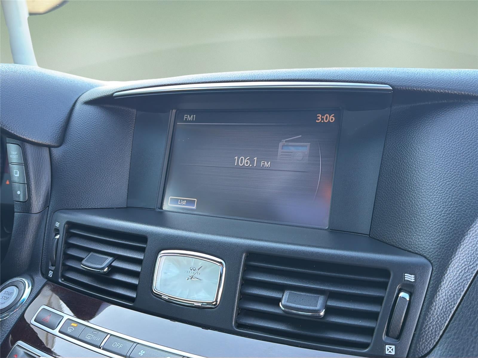 2015 INFINITI Q70 4dr Sdn V6 AWD