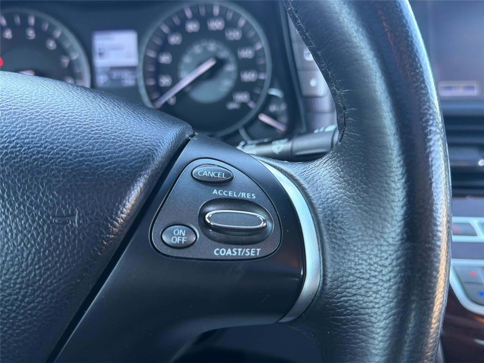 2015 INFINITI Q70 4dr Sdn V6 AWD