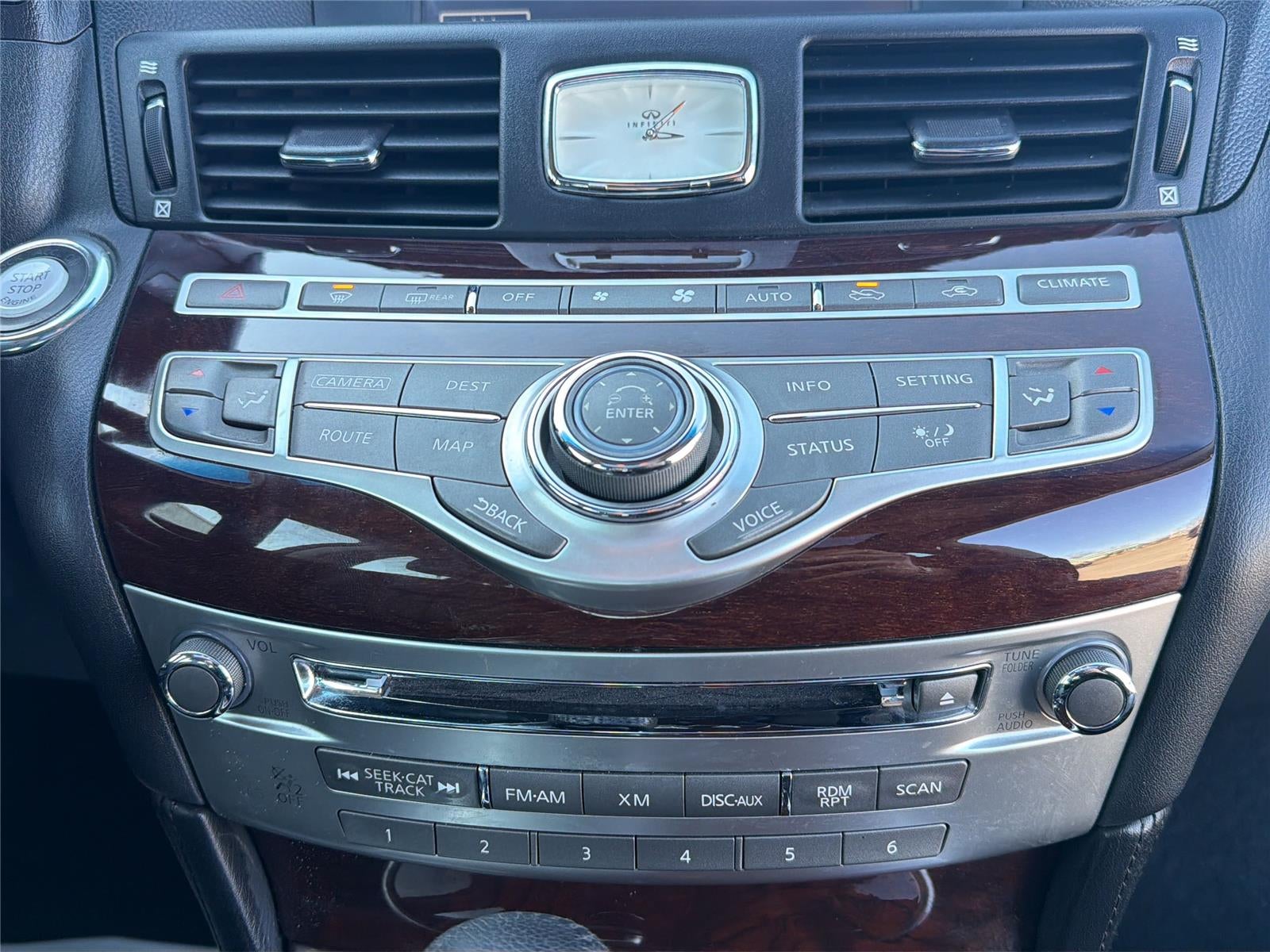 2015 INFINITI Q70 4dr Sdn V6 AWD