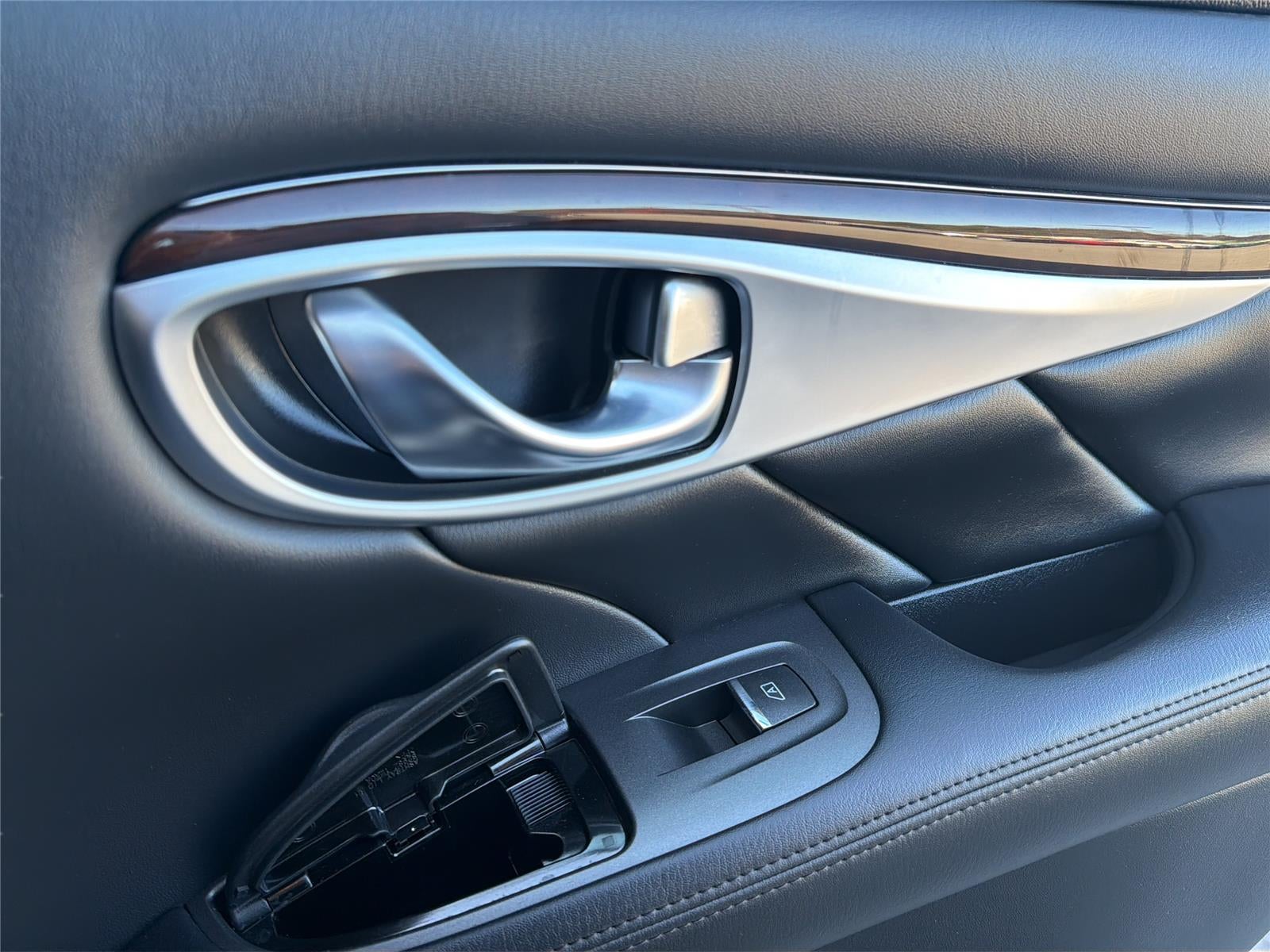 2015 INFINITI Q70 4dr Sdn V6 AWD