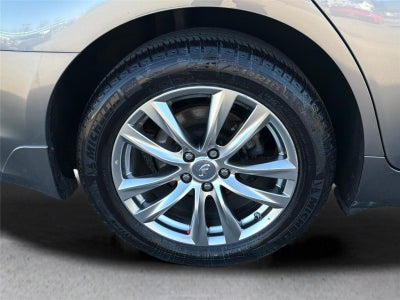 2015 INFINITI Q70 4dr Sdn V6 AWD