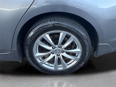 2015 INFINITI Q70 4dr Sdn V6 AWD