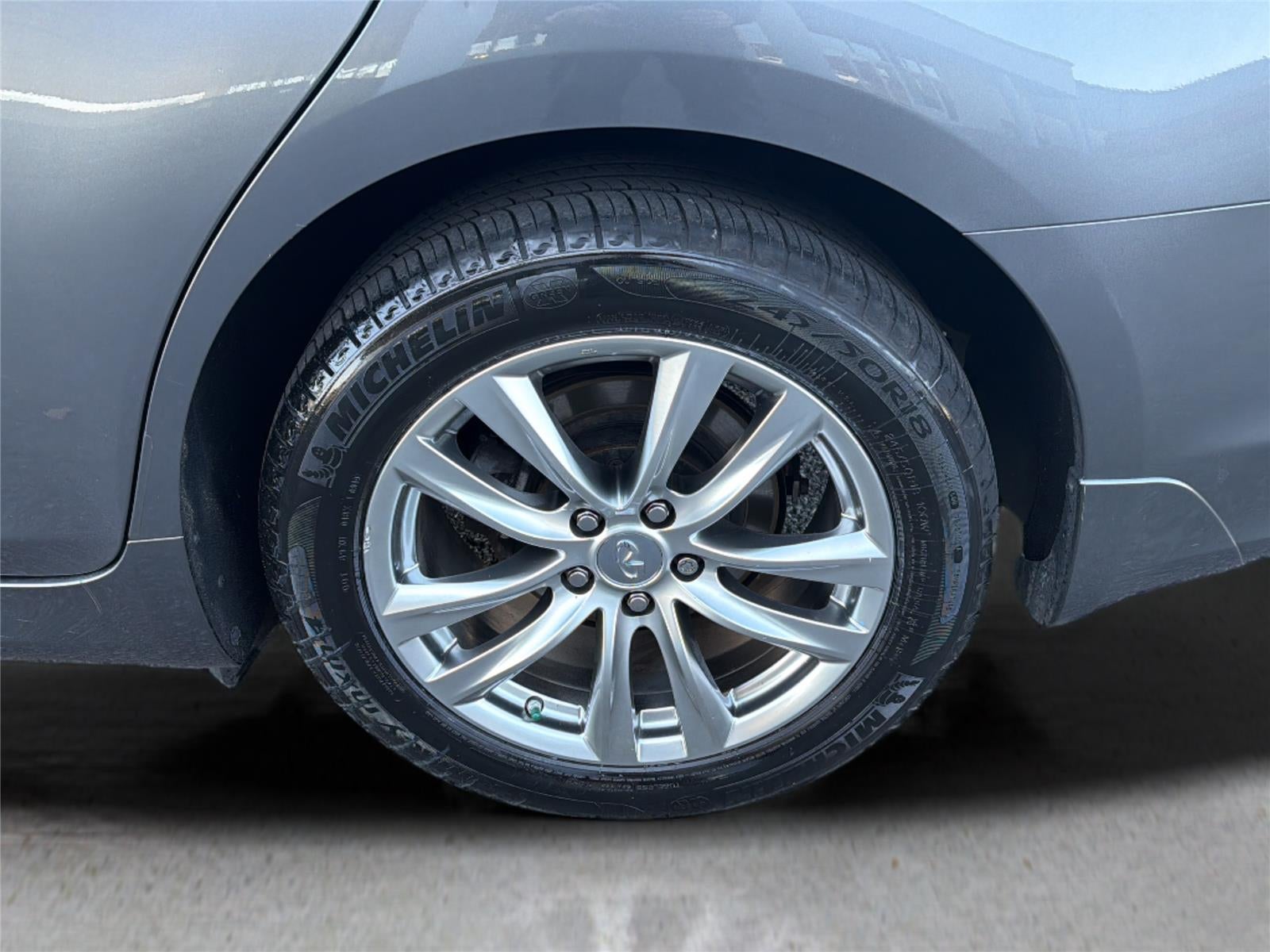 2015 INFINITI Q70 4dr Sdn V6 AWD