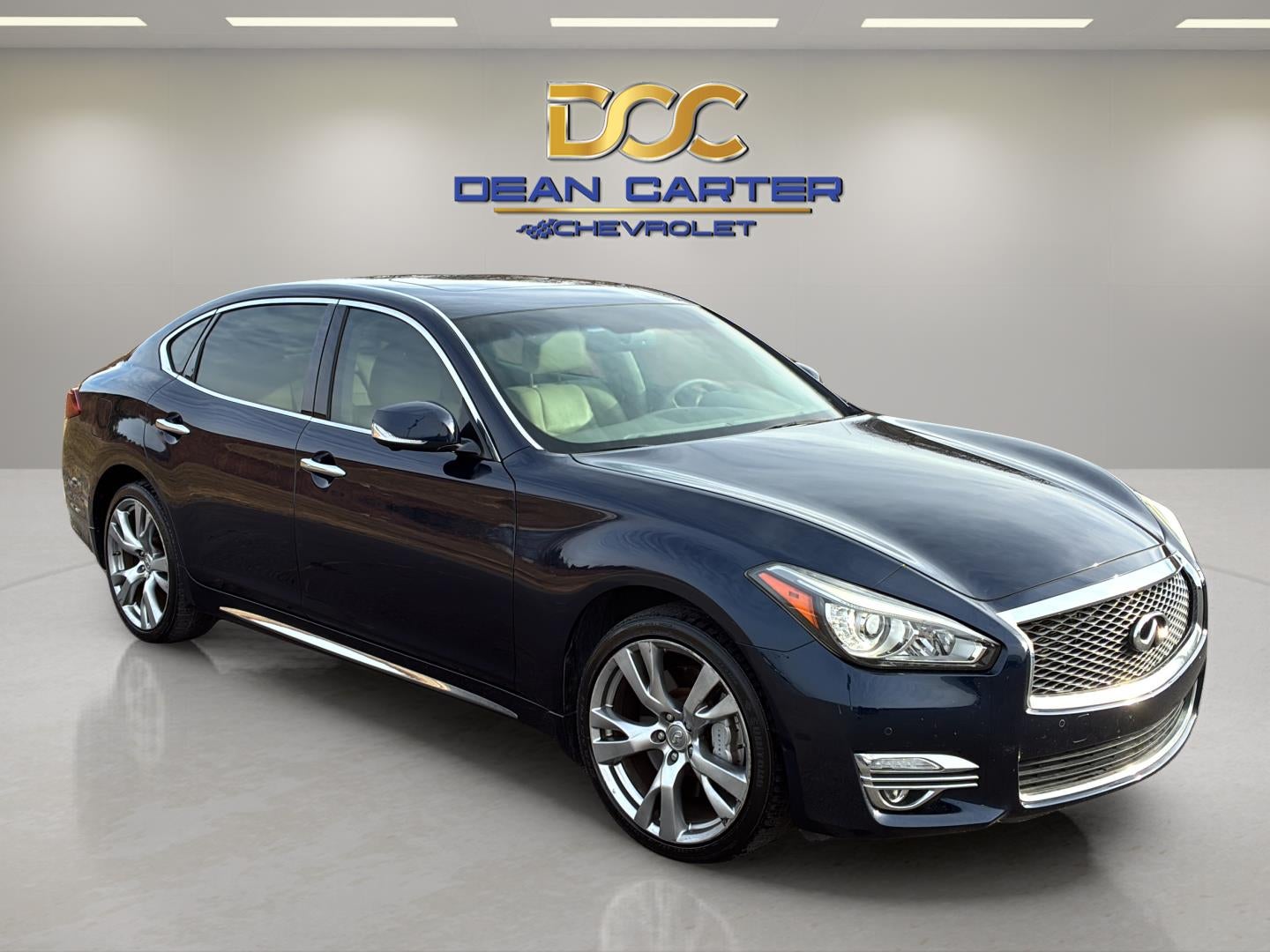 2017 INFINITI Q70L 3.7