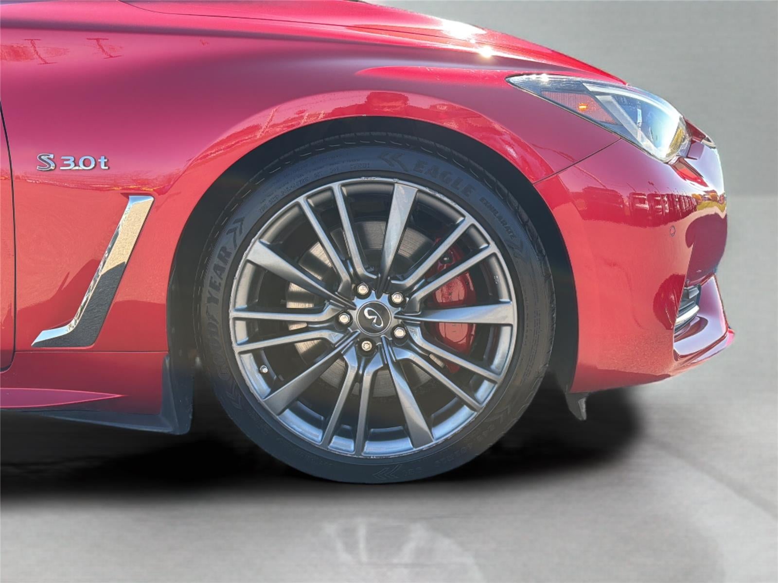 2017 INFINITI Q60 Red Sport 400