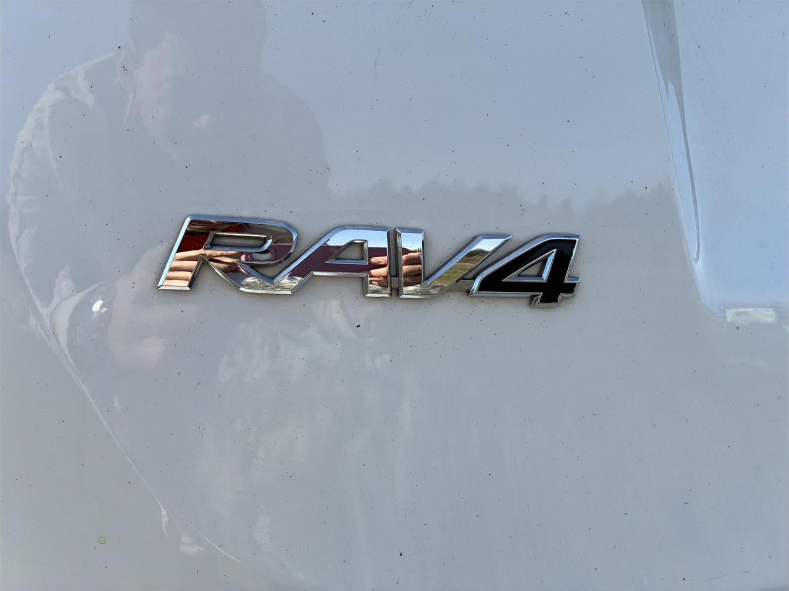 2018 Toyota RAV4 SE