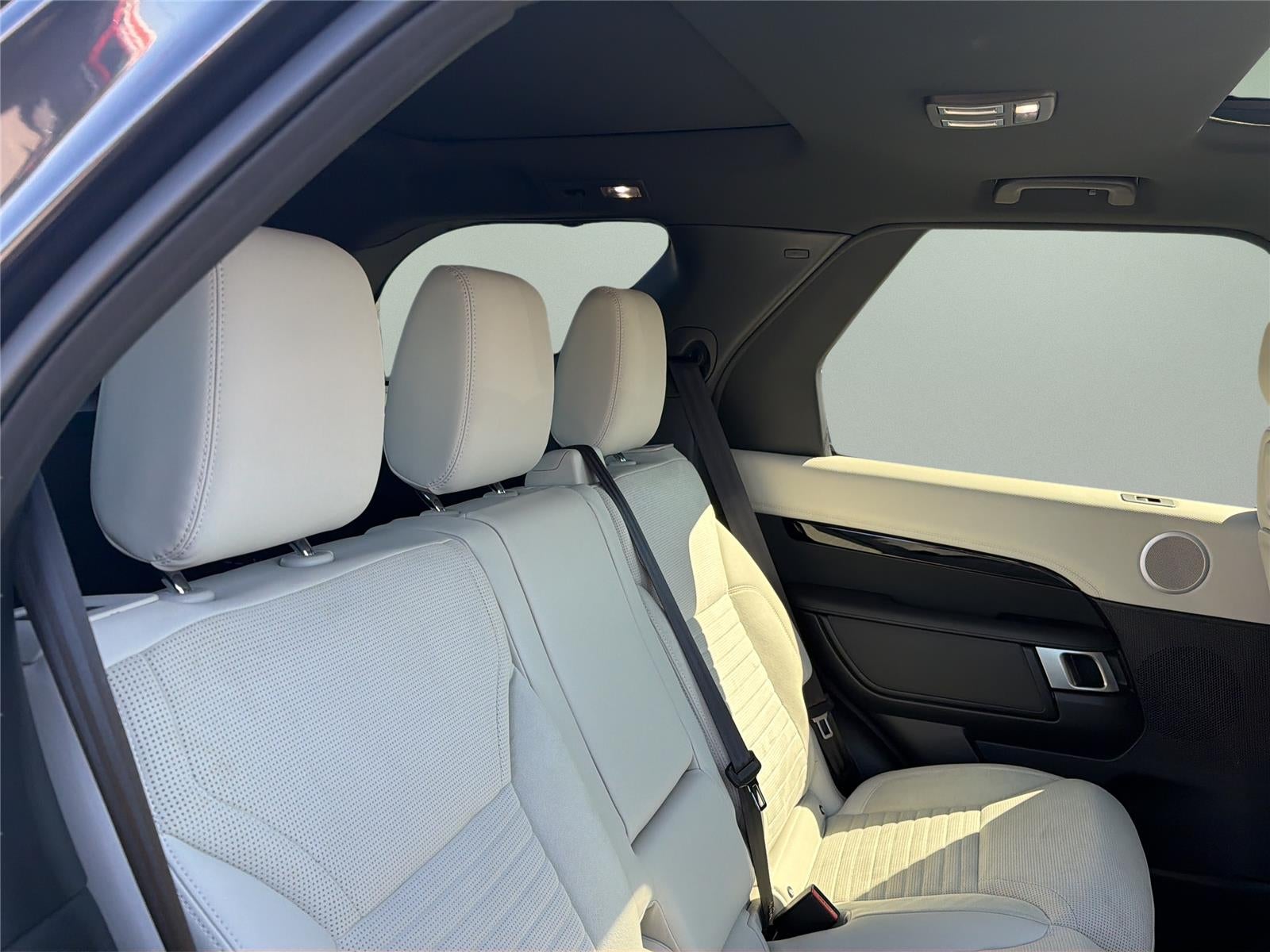 2023 Land Rover Discovery S R-Dynamic