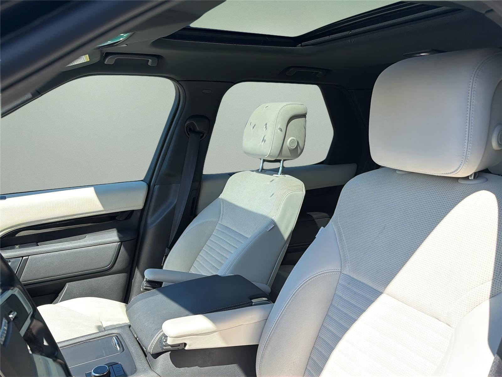 2023 Land Rover Discovery S R-Dynamic