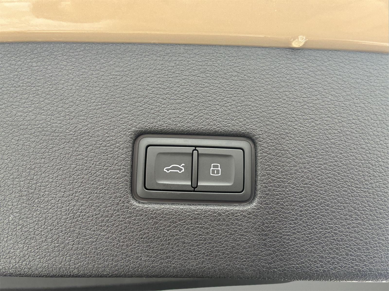 2024 Audi SQ8 Premium Plus