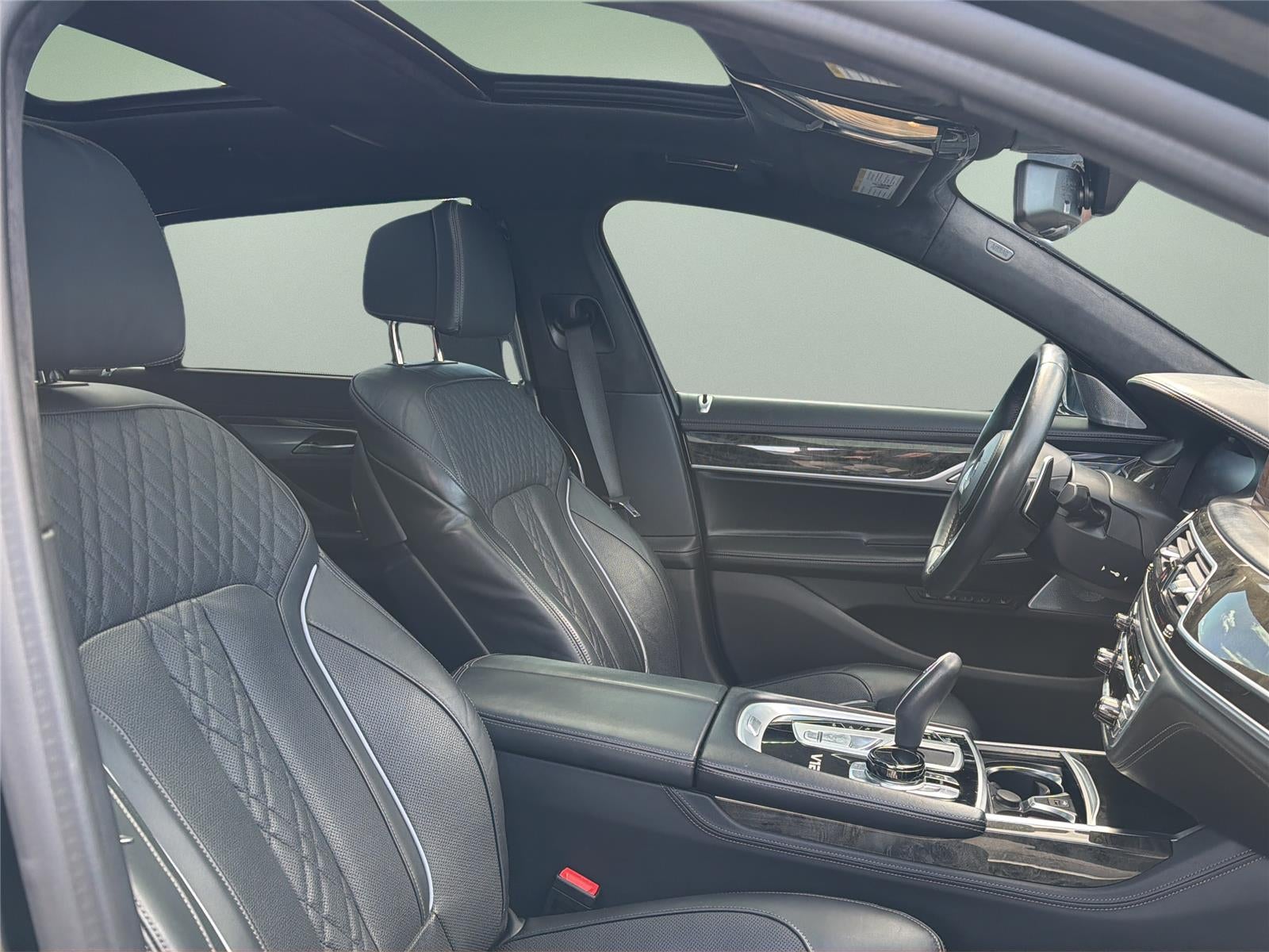 2020 BMW 7 Series M760i xDrive