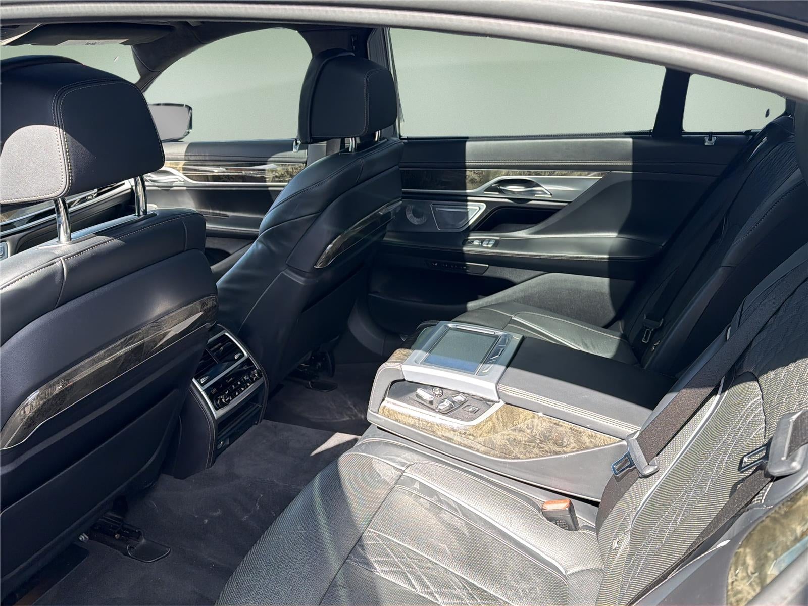 2020 BMW 7 Series M760i xDrive