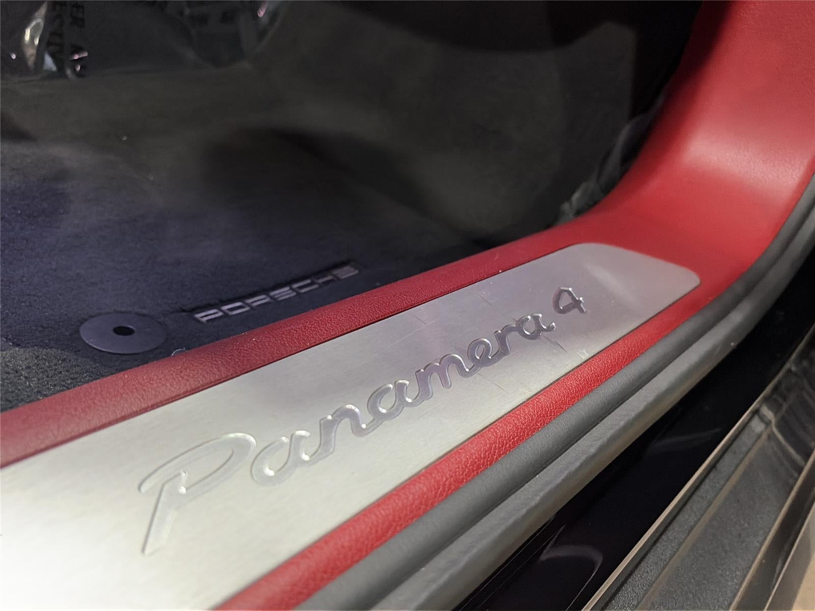 2017 Porsche Panamera 4 AWD