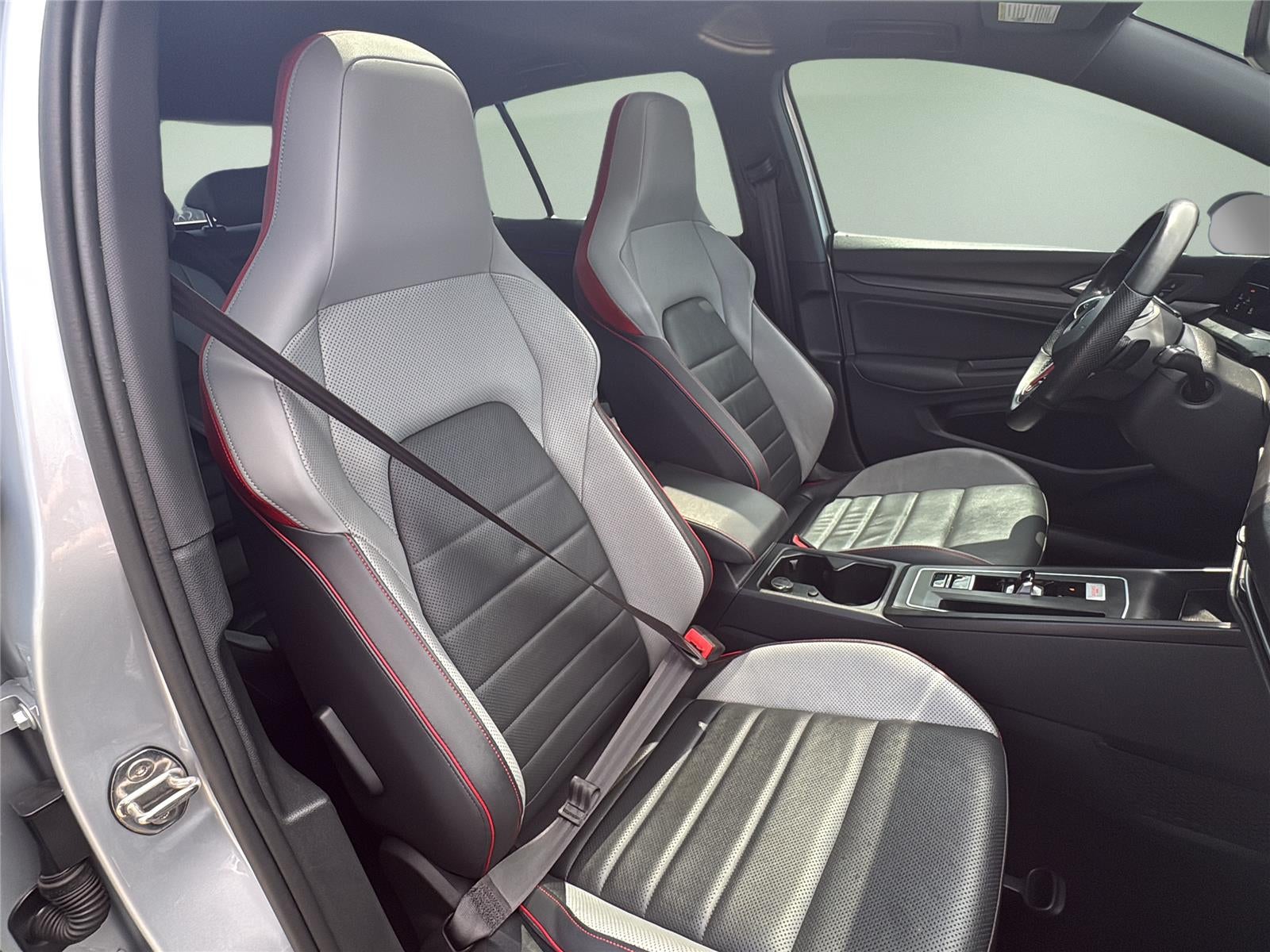 2022 Volkswagen Golf GTI SE