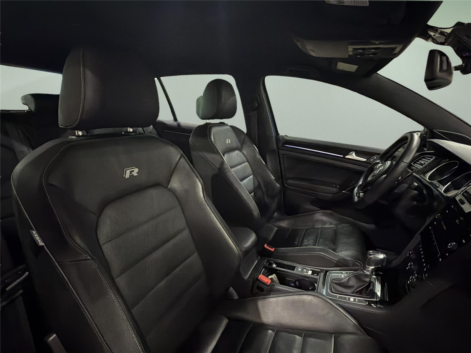 2016 Volkswagen Golf R Base