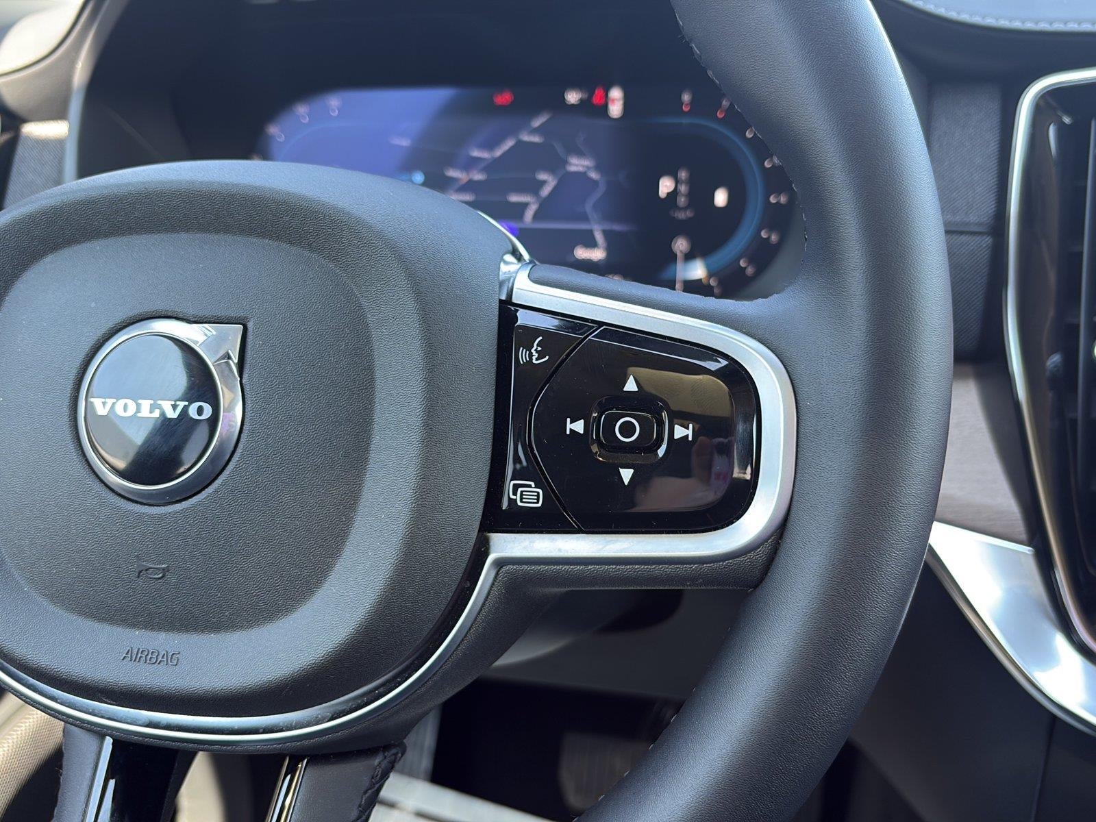 2025 Volvo XC90 Plus