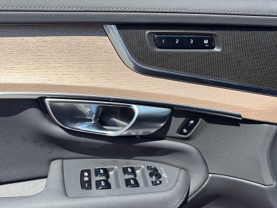 2025 Volvo XC90 Plus