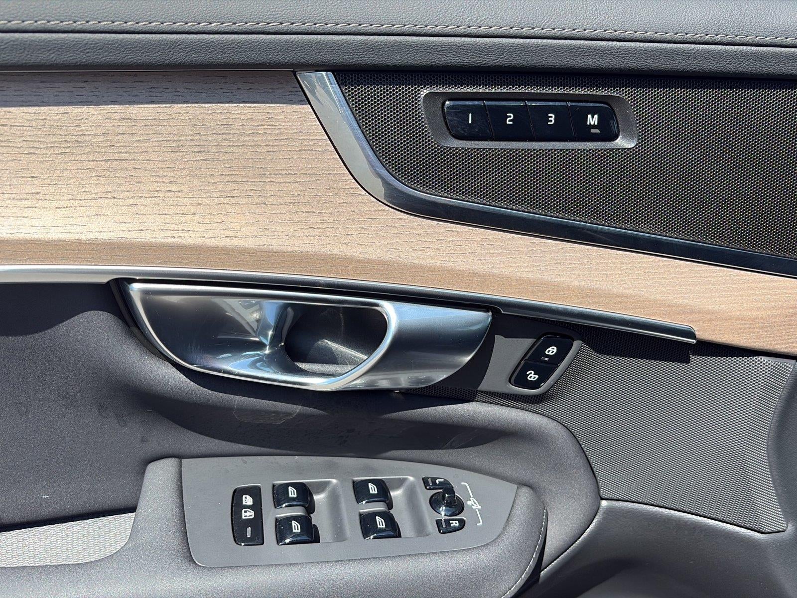 2025 Volvo XC90 Plus