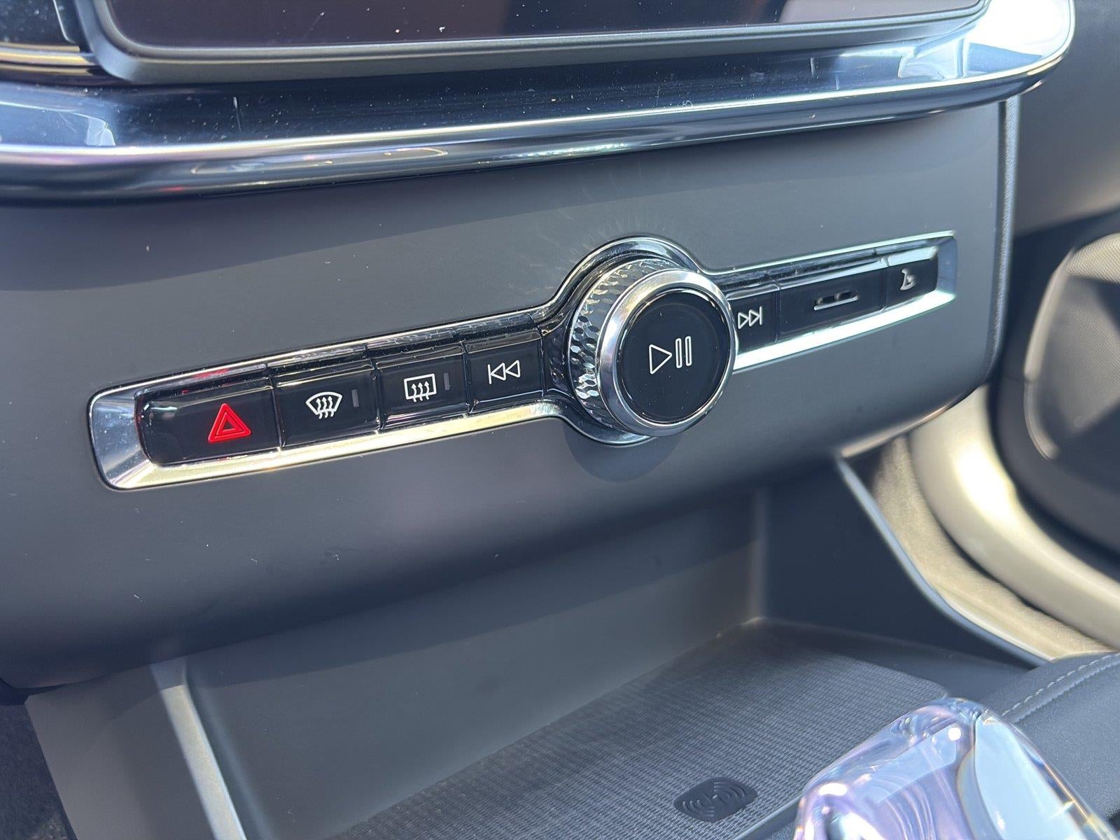 2025 Volvo XC90 Plus