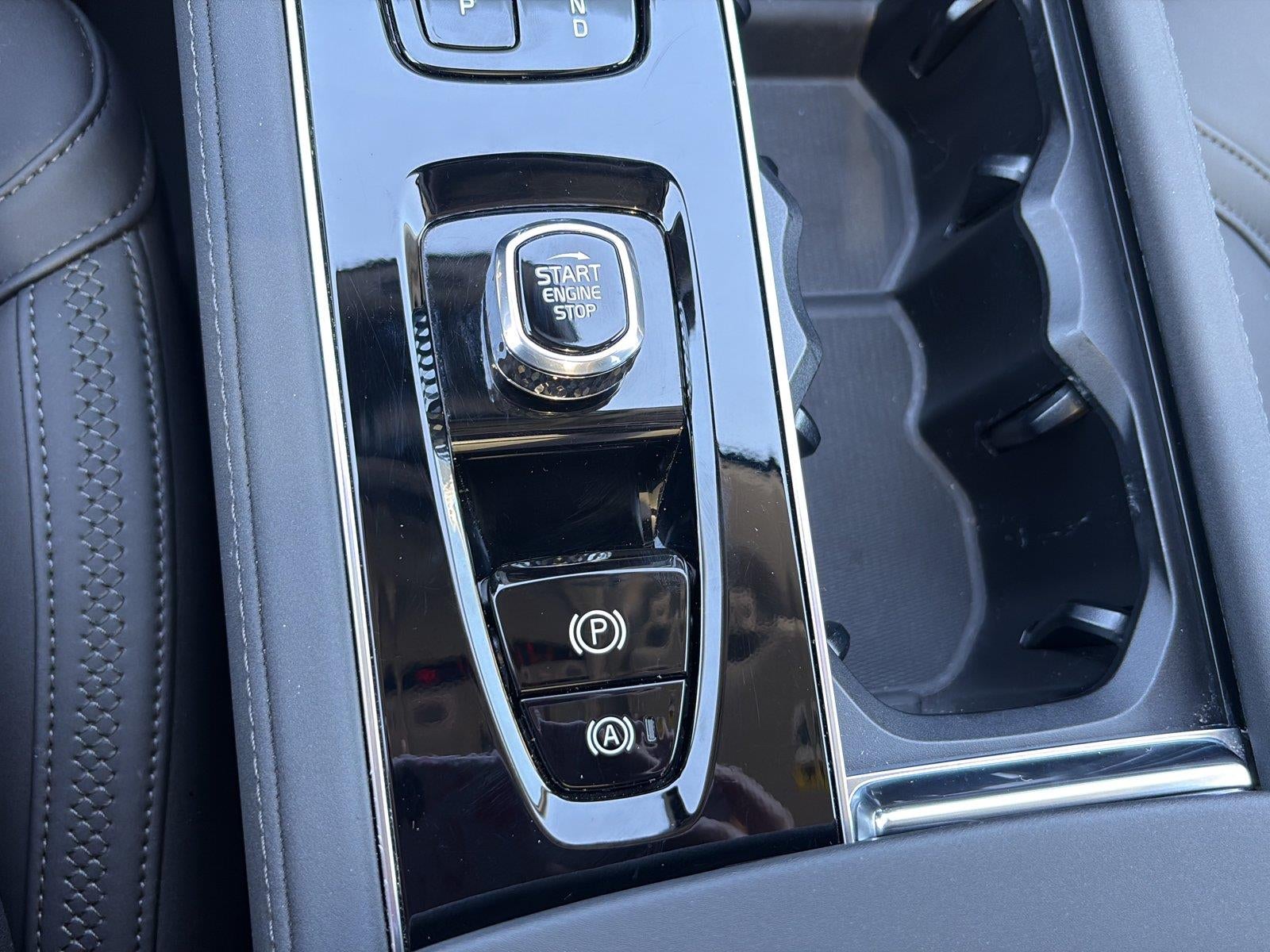 2025 Volvo XC90 Plus
