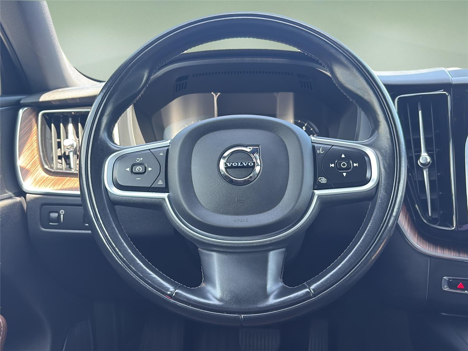 2021 Volvo XC60 Momentum