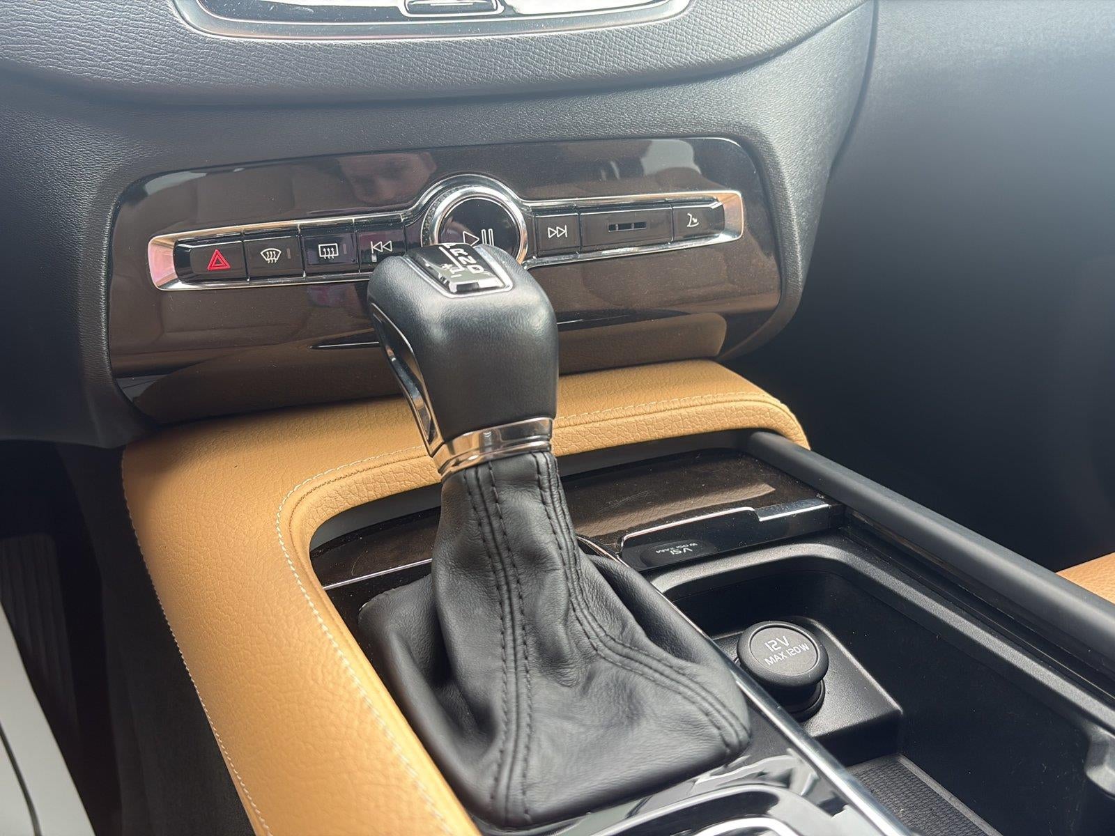 2018 Volvo XC90 T6 Momentum