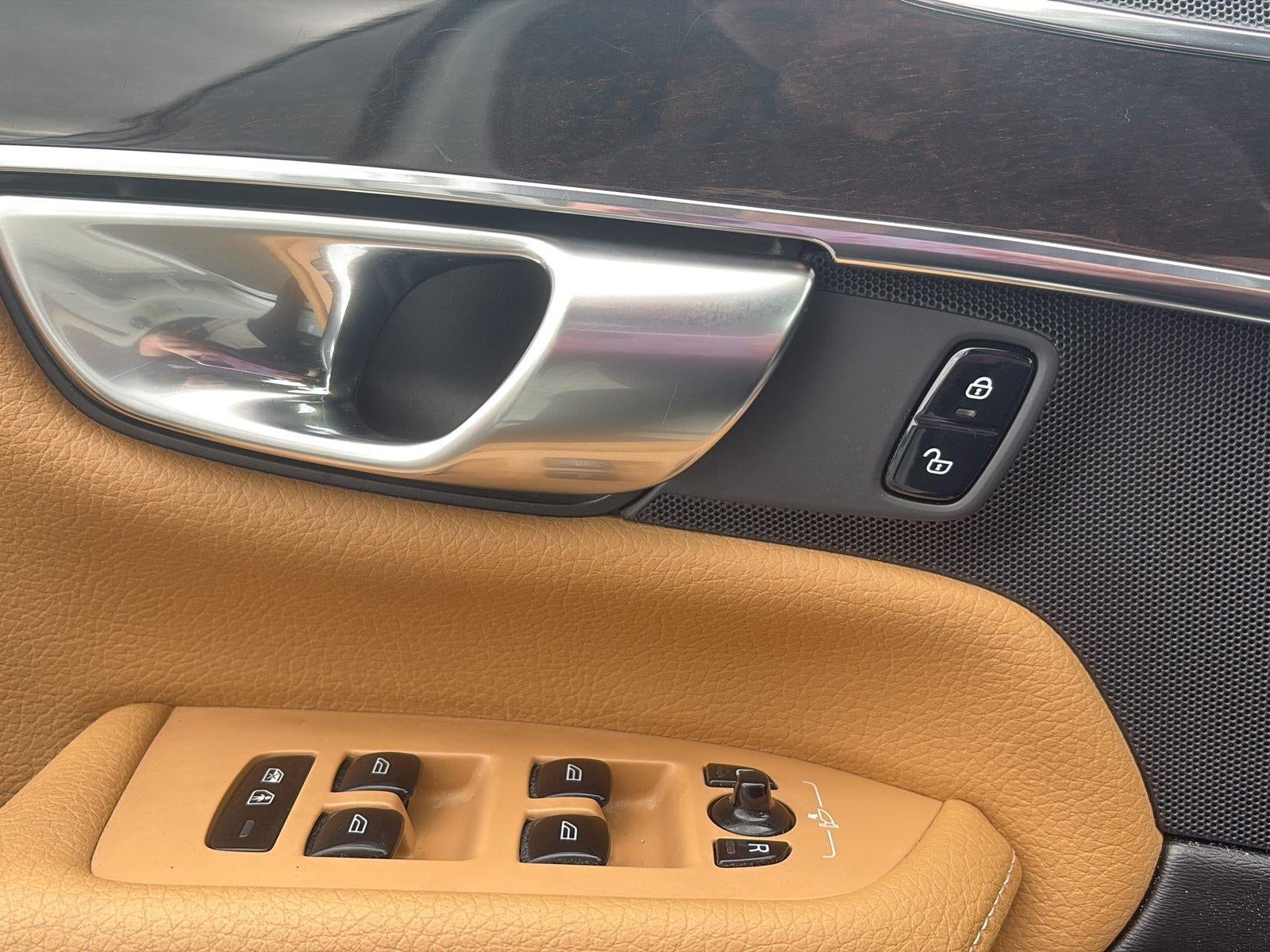 2018 Volvo XC90 T6 Momentum