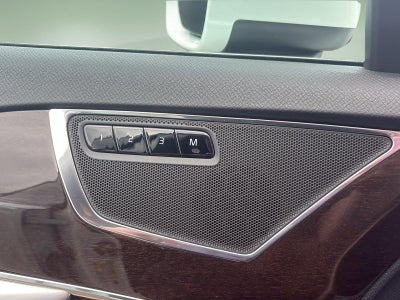 2018 Volvo XC90 T6 Momentum