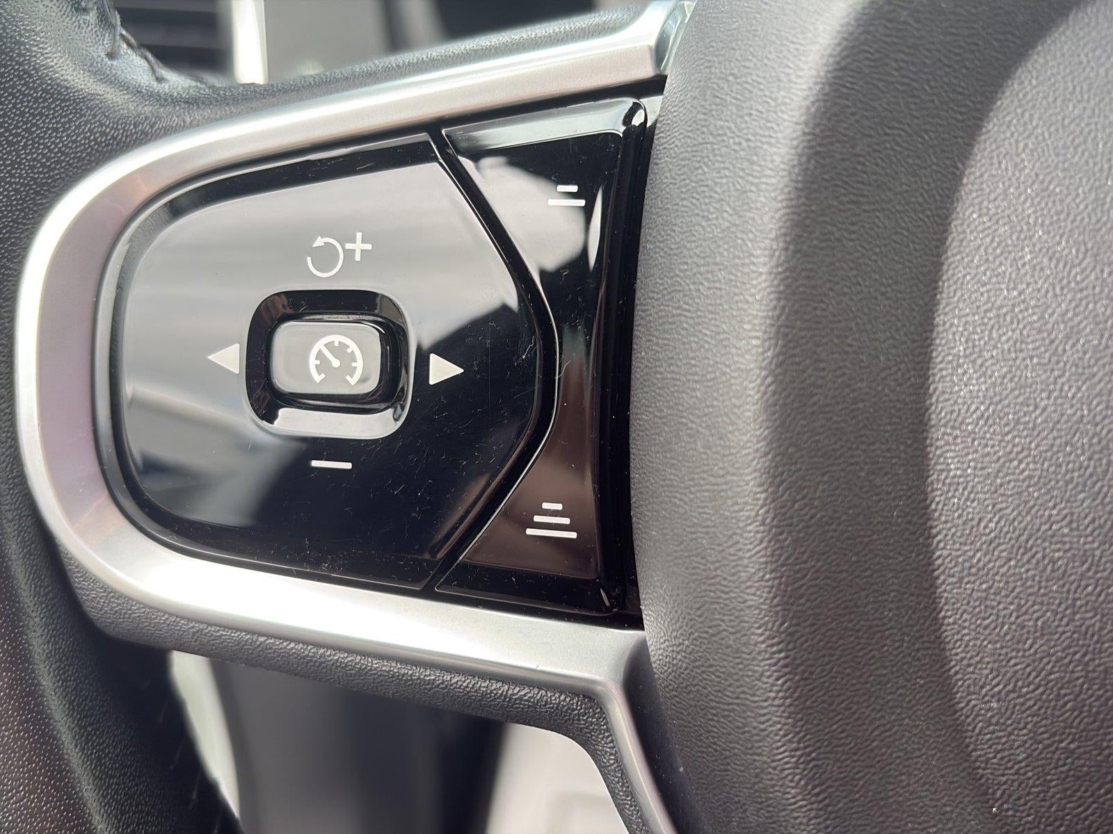 2018 Volvo XC90 T6 Momentum