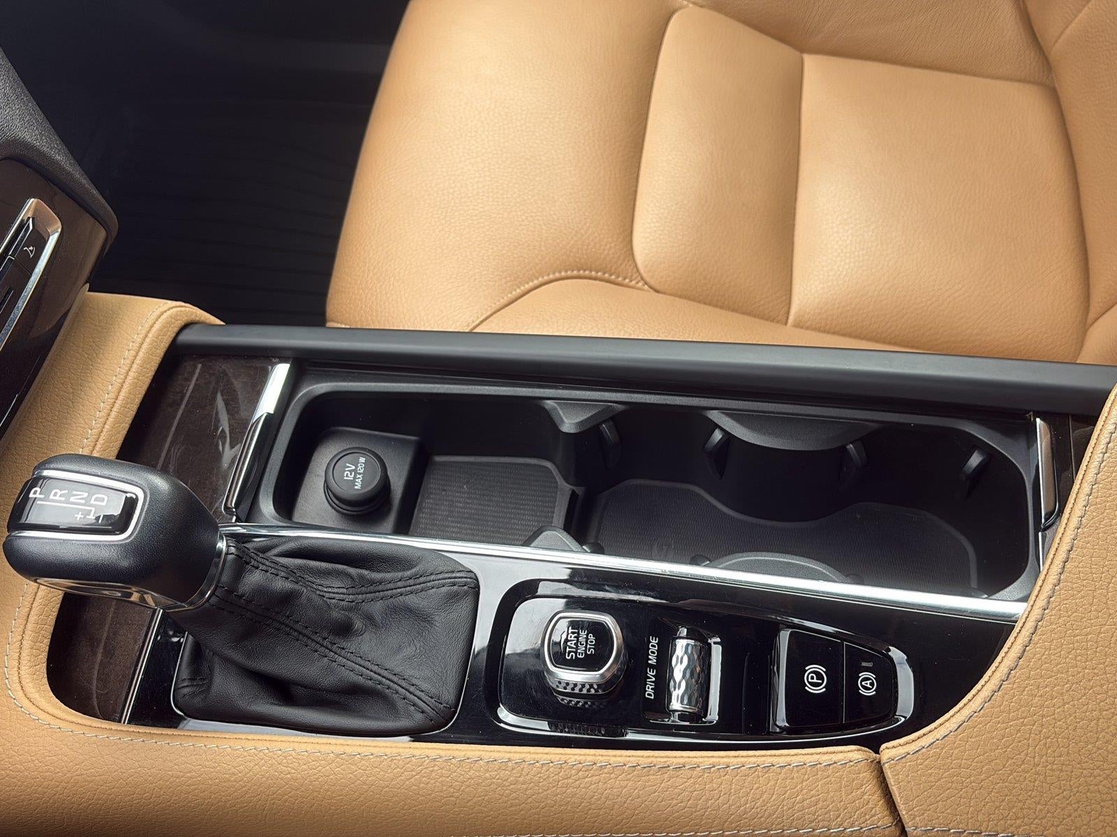 2018 Volvo XC90 T6 Momentum