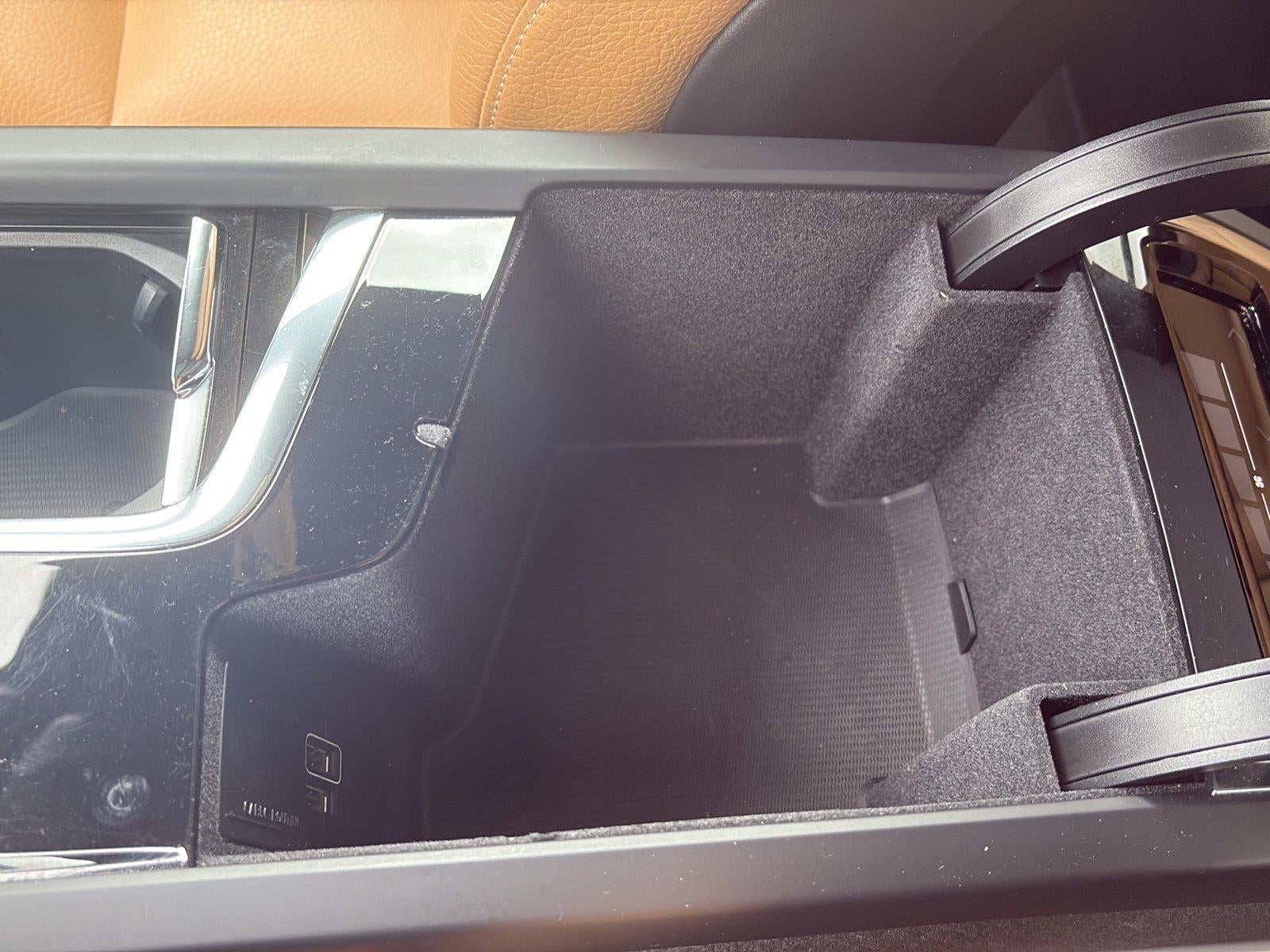 2018 Volvo XC90 T6 Momentum